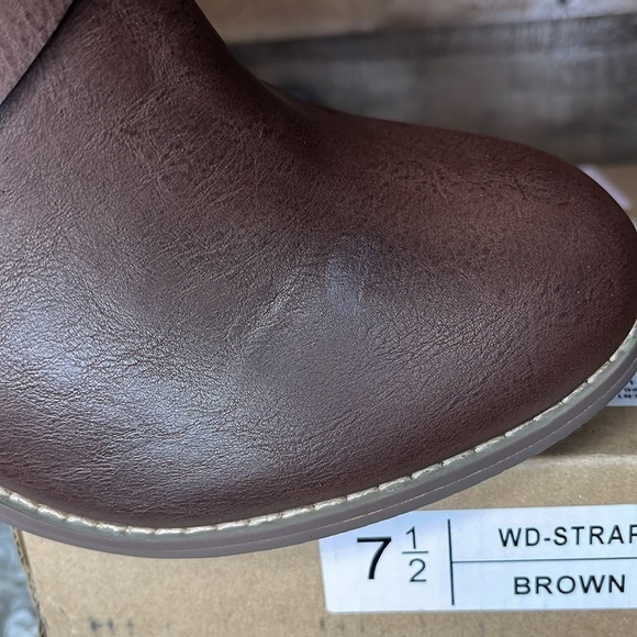 Journee Collection Strap Women's Ankle Boots - Brown Size 7.5 Wide - Picture 3 of 15